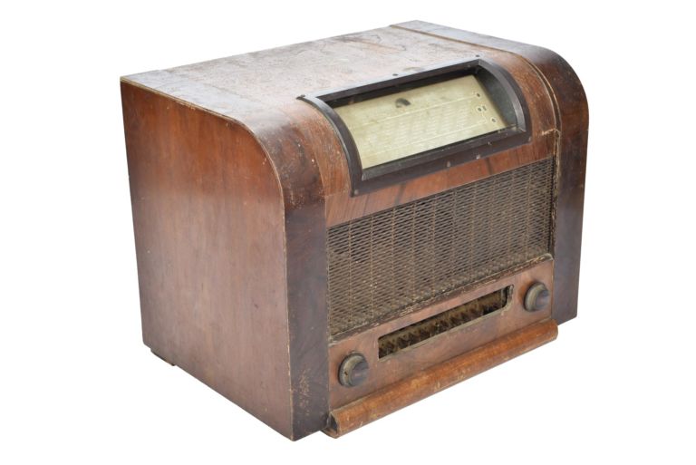 HMV model 1200 valve table radio
