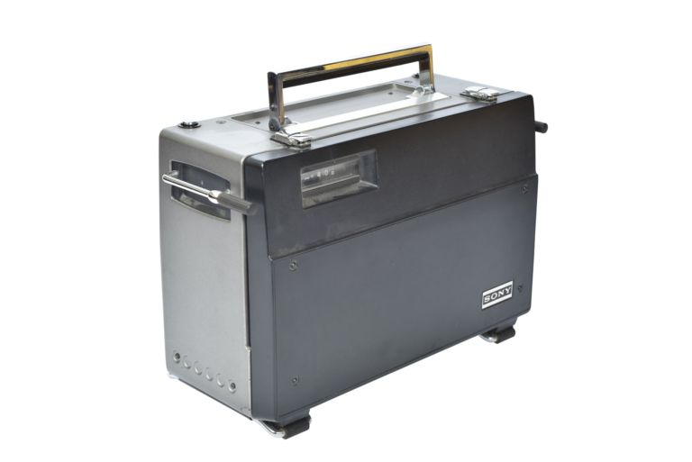 Sony CRF-320 transistor radio