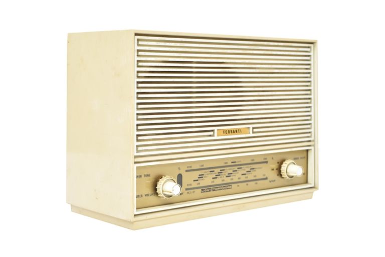 Ferranti U1032 valve radio