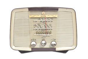 Murphy A372 valve radio