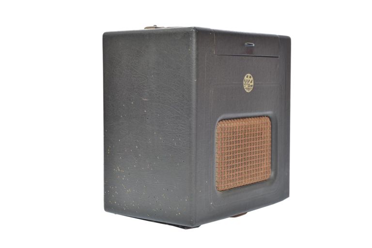 Pye New Baby Q All Dry valve radio