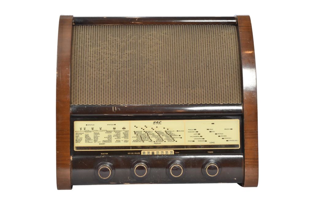 Portadyne Continental 101 valve radiogram - Snellings Museum