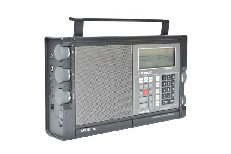 Grundig Satellit 700